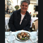 Comer é viajar quando a gastronomia aproxima culturas e revela histórias locais, observa Leonardo Rocha de Almeida Abreu.