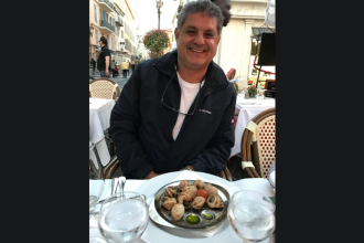 Comer é viajar quando a gastronomia aproxima culturas e revela histórias locais, observa Leonardo Rocha de Almeida Abreu.