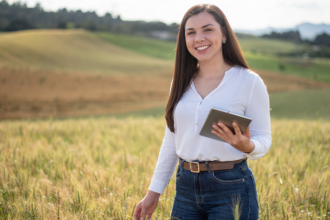 Cultura, tradição e identidade do produtor rural ganham voz com João Eustáquio De Almeida Junior ao revelar as raízes que sustentam o campo.