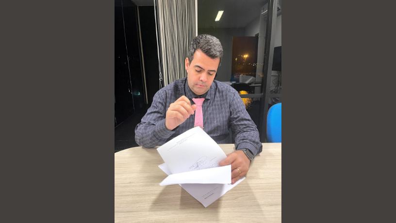 No olhar de Vinicius Tadeu Sattin Rodrigues, entender o que as microcalcificações na mamografia indicam é essencial para interpretar riscos e orientar a investigação médica.