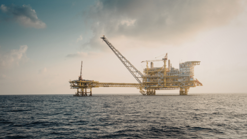 A chegada de Graça Foster à presidência da Petrobras em 2012 trouxe reflexos para a governança e para os projetos de engenharia, avaliação destacada por Paulo Roberto Gomes Fernandes.