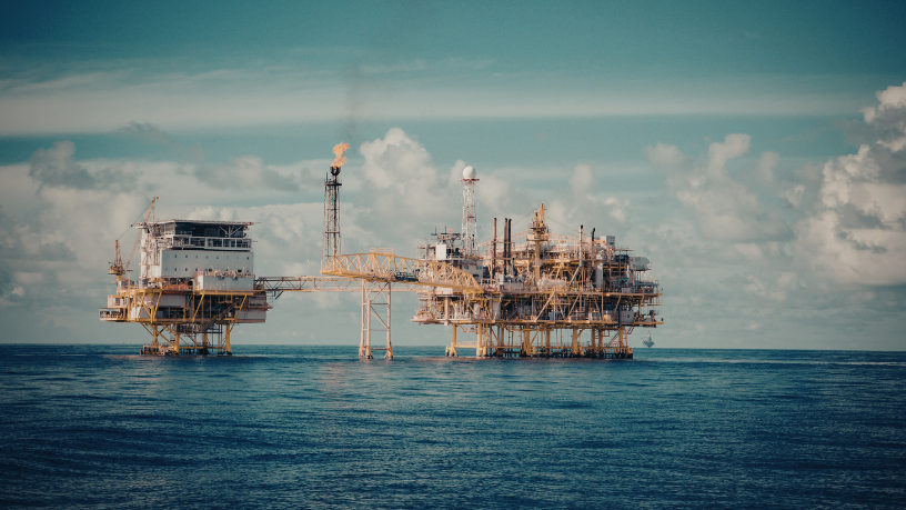 Paulo Roberto Gomes Fernandes analisa como a posse de Graça Foster na Petrobras em 2012 representou continuidade estratégica, rigor técnico e impactos relevantes na cadeia de obras do setor energético.